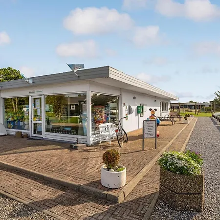 Vakantiehuis Lovely In With Kitchen