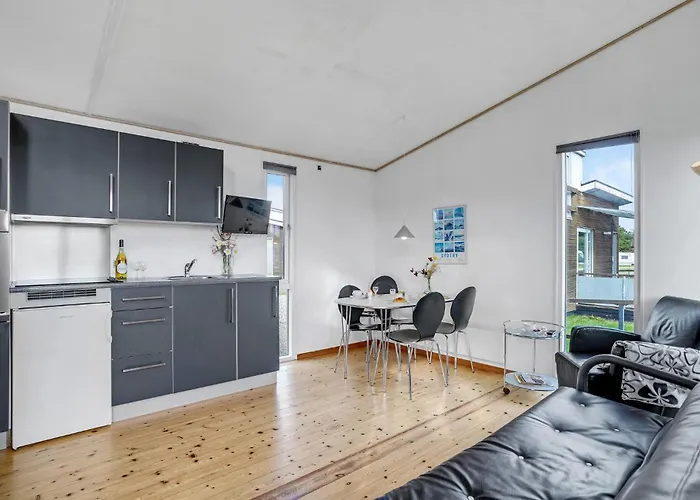 Semesterbostad Lovely In With Kitchen